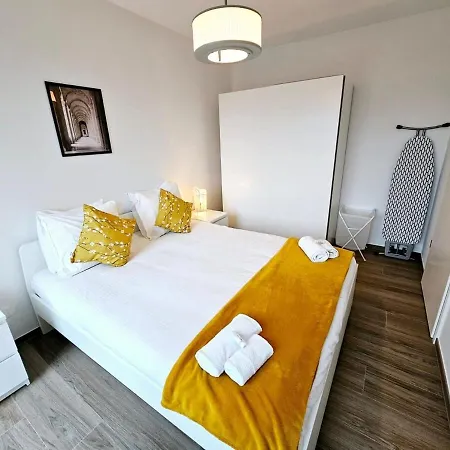 Cozy With Parking And Outdoor Space דירה לוקסמבורג