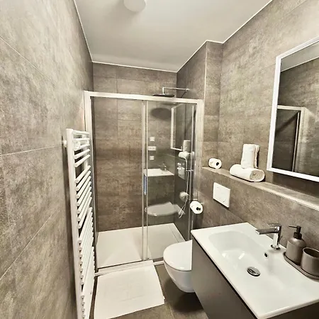 Cozy With Parking And Outdoor Space 卢森堡