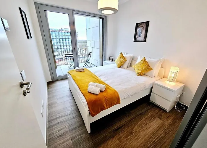 Cozy With Parking And Outdoor Space *