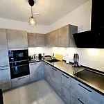 Apartamento Cozy With Parking And Outdoor Space *